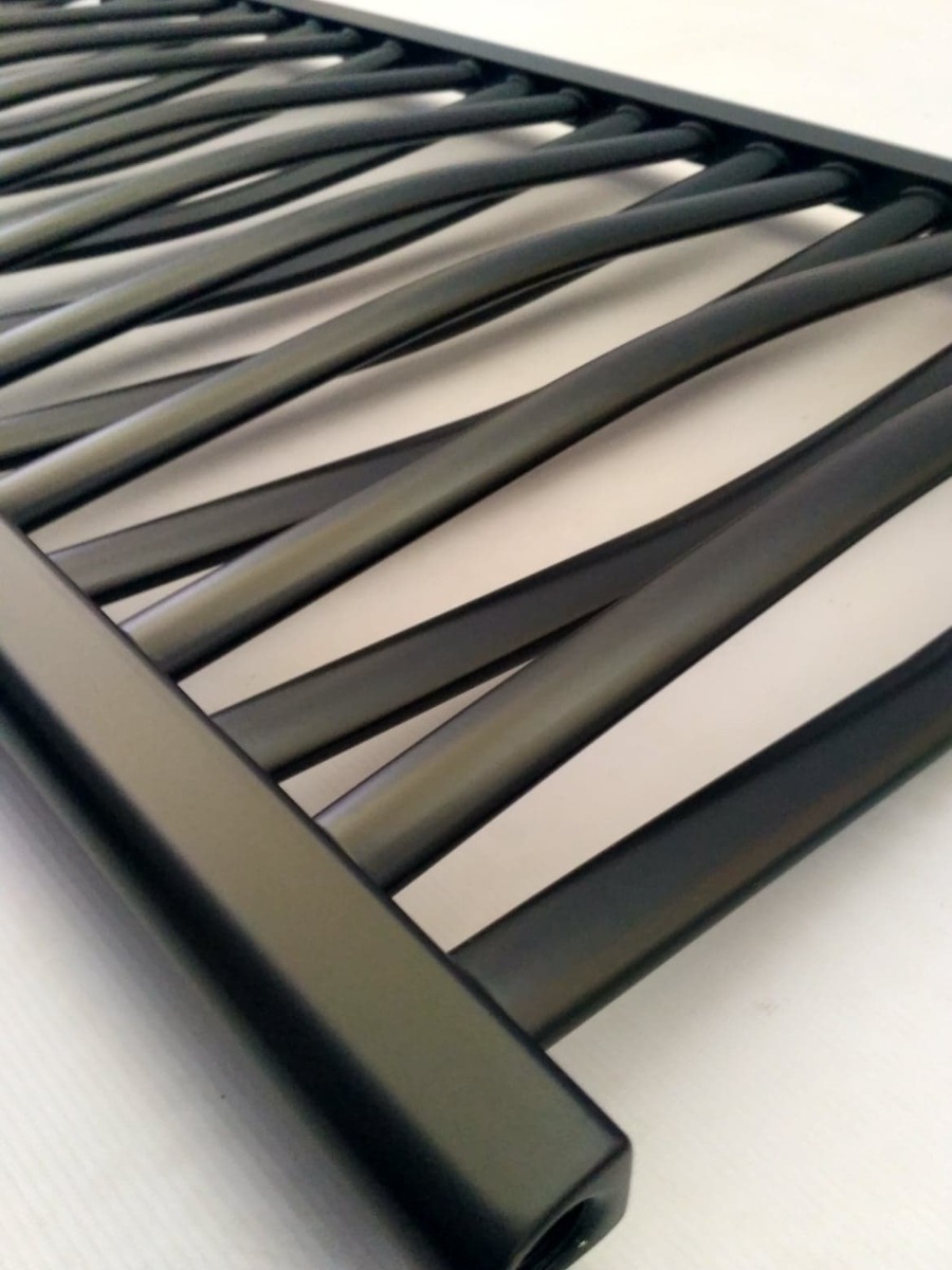 Grzejnik łazienkowy Łezka 3D 1205x440 mm - czarny
